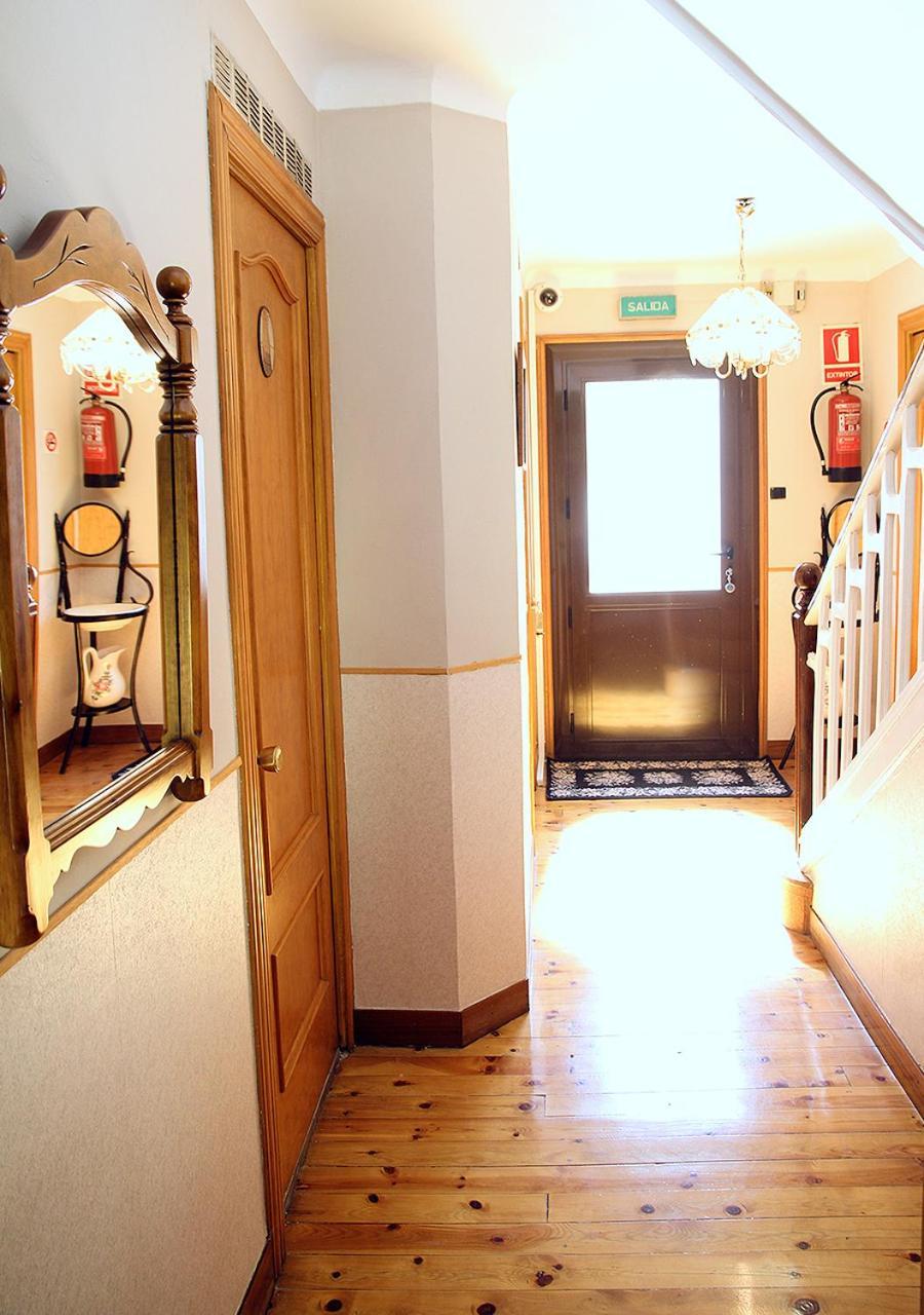 Hostal Fonda Prat Пучсерда Экстерьер фото
